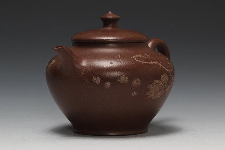 Shi Zhong Teapot Chinese Gongfu Teapot Yixing Pottery Handmade Zisha Clay Teapot 